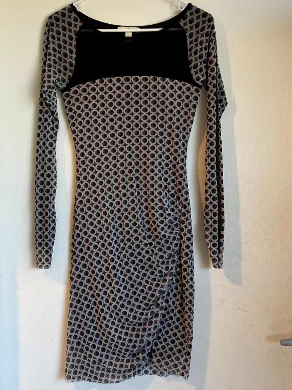 Weston Wear - Long Sleeve Grey Circle Print Midi Dress